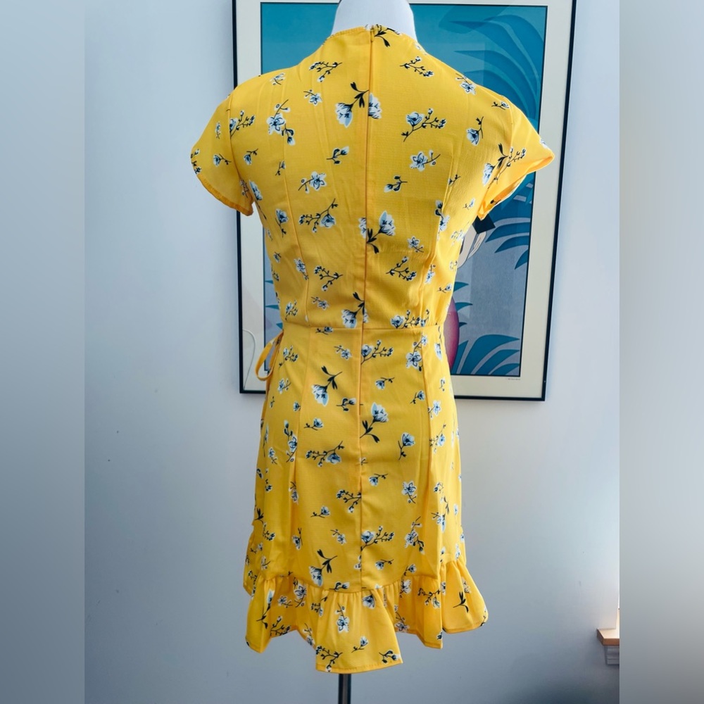 Bright Yellow Blue Flower Patterned Side-Tie Dress - Picture 3 of 6